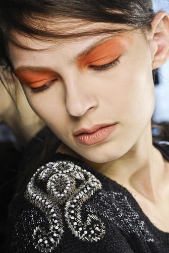 iesto_es_halloween_la_pasarela_nos_inspira_para_los_maquillajes_menos_convencionales_119451196_335x