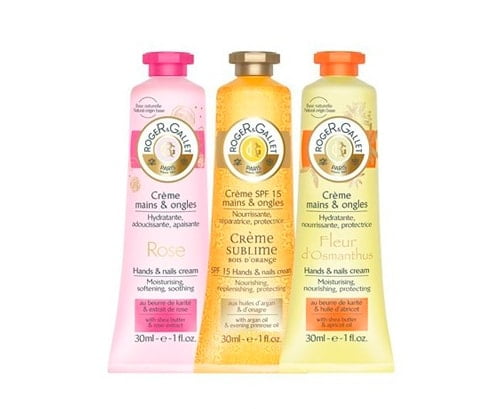 Cuida tus manos del frio 4 in siliconas, parabenes ni colorantes, están impregnadas de las tres fragancias míticas de la marca: Bois d’Orange SPF15 reparadora para piel dañada, Rose hidratación duradera para las pieles sensibles y Fleur d’Osmanthus calmante y suavizante para las pieles secas.