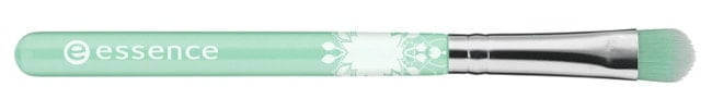 essence-bloom-me-up-trend-edition-brocha-grande-sombras