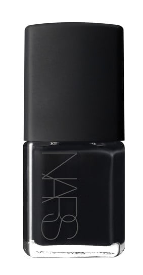 Manicuras oscuras ¿te atreves?