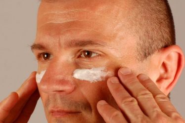 Consejos para una piel radiante: mejores cremas antiarrugas para hombres